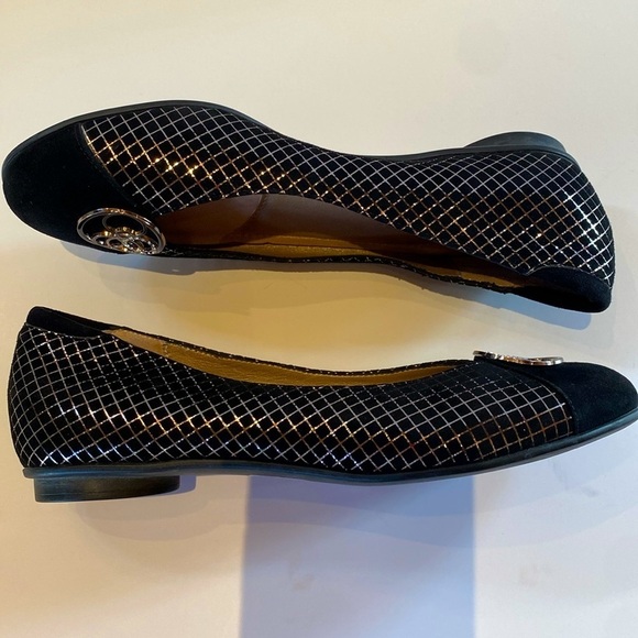 BeautiFeel Black & Gold Suede Leather Medallion Ballet Flats Size 6.5 (37) - Picture 8 of 15